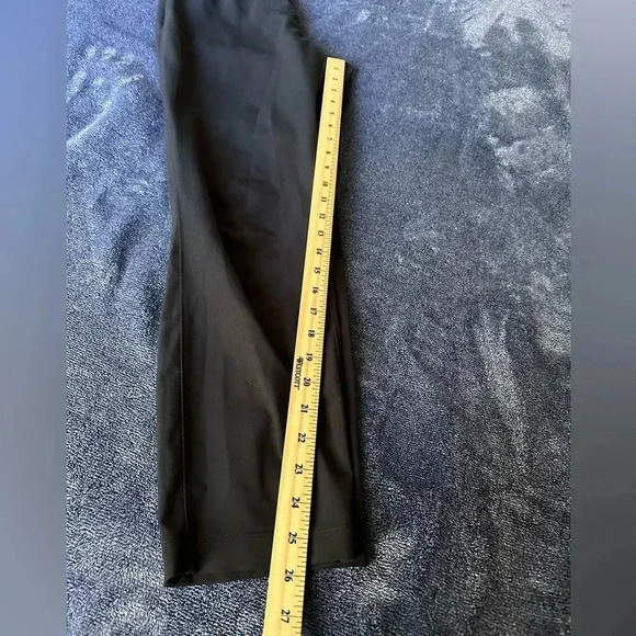 Lululemon On The Fly Pant 23” size 4 - Picture 3 of 7